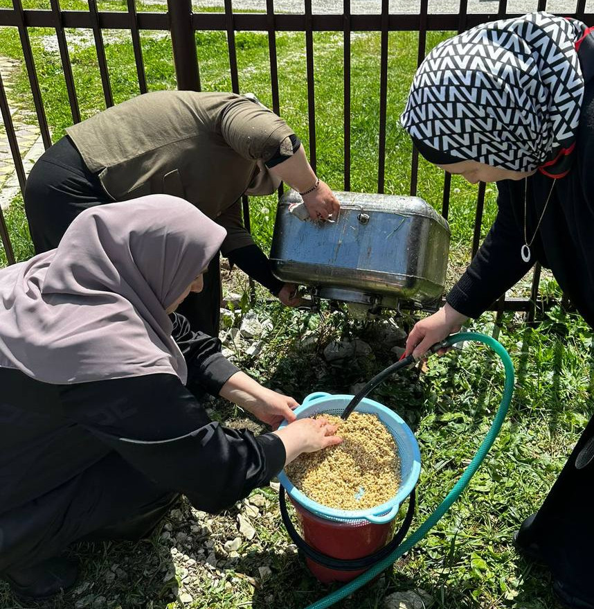 В День Победы в Гумбете провели акцию «Солдатская каша»