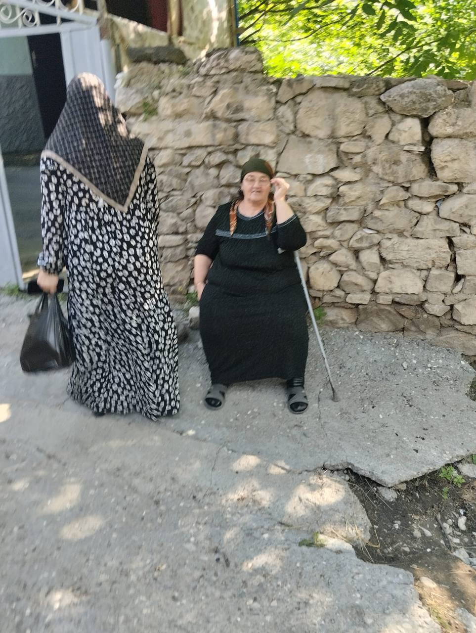 Социальный работник 1 -отделения СО на дому Хадисова Мариям оказала  социальную  услугу своей подопечной.