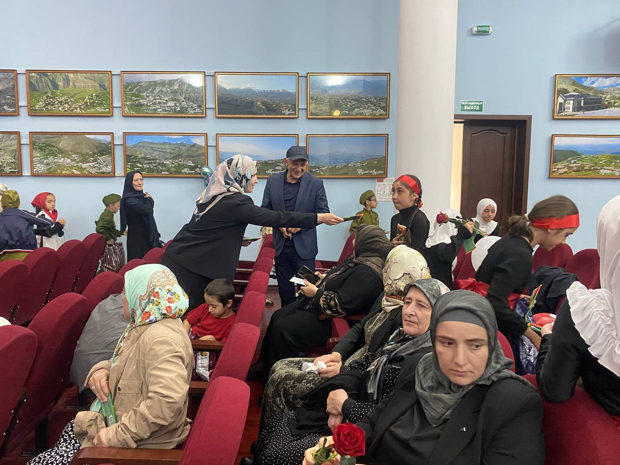 Мероприятия посвященных ко Дню защиты детей и мероприятий приуроченных к «Году семьи» работники отделения семьи и семей с детьми.