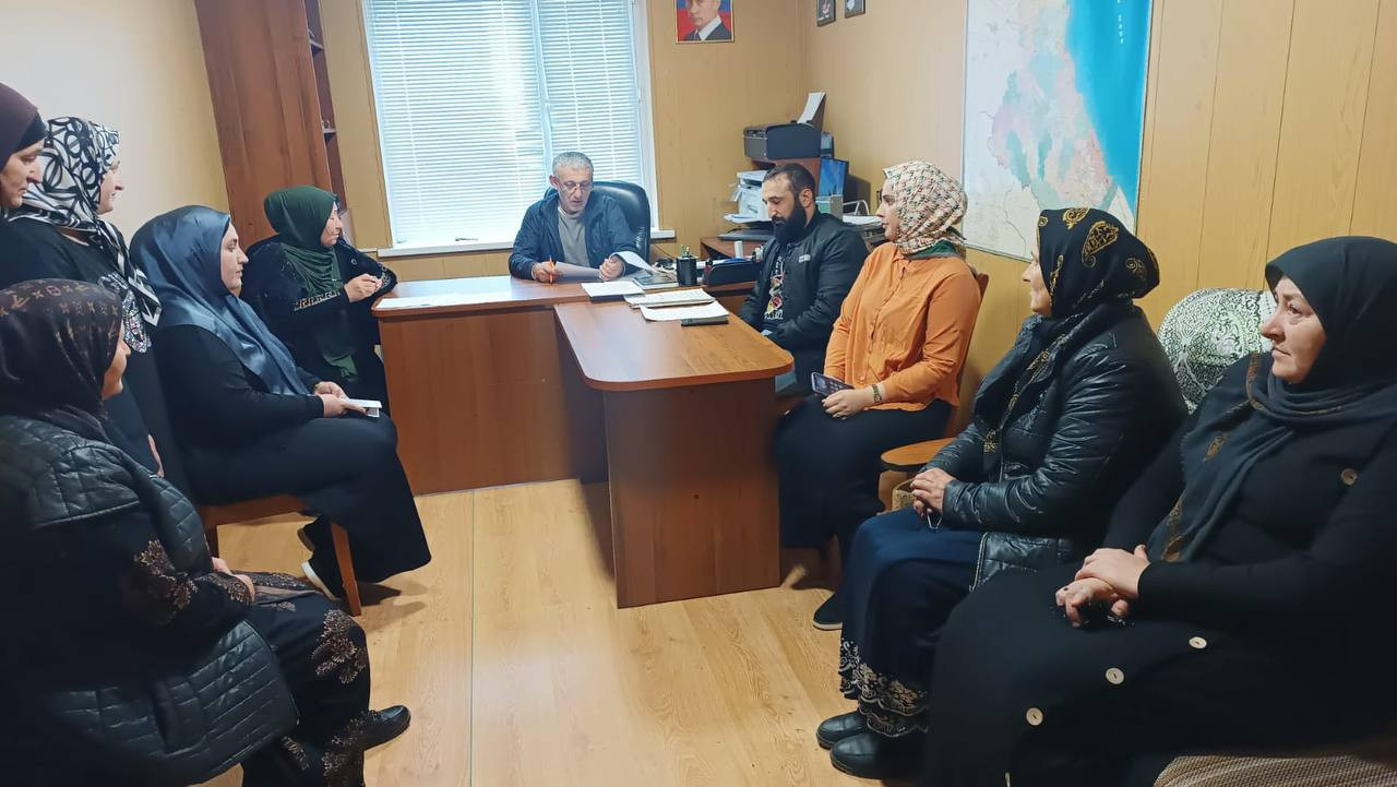 С 20.11. 2023г. по 24.11.2023г. в ГБУ РД ЦСОН в МО «Гумбетовский район» провели первый этап аттестации социальных работников, с целью подтверждения, соответствия занимаемой должности социального работника в соответствии должностному регламенту.